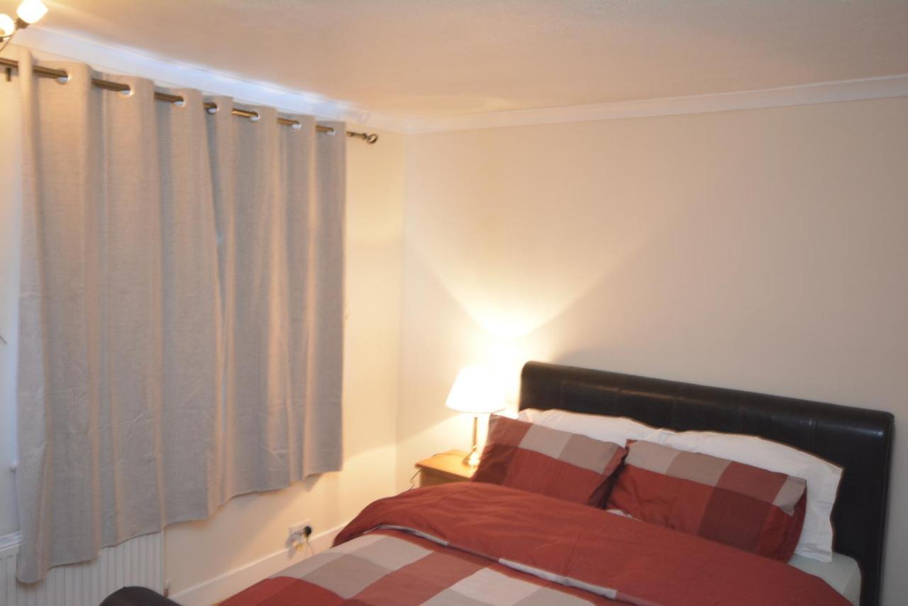 London Luxury 5 Bedroom House 2 Min Walk To The Tube Station Dagenham Exterior foto